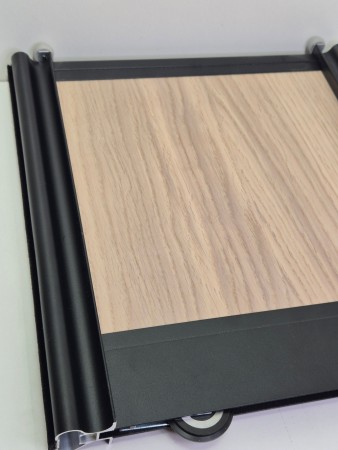 Lys eik med sort tykk profil 210-251cm (pris pr dør)