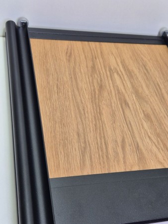 Eik med sort tykk profil 270-315cm 3 dører (pris pr dør)