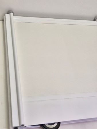 Hvit plate med hvit smal profil 125-150cm (pris pr dør)