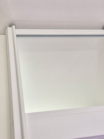 Klart speil med hvit smal profil 0-125cm (pris pr dør)