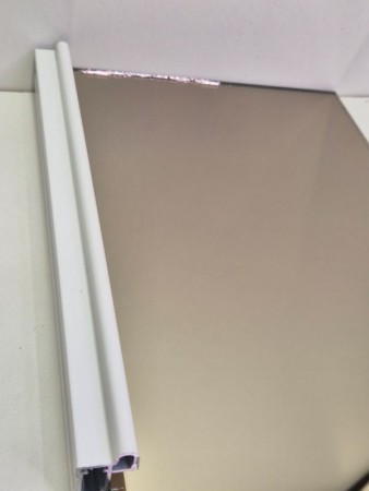 Bronse speil med hvit smal profil 0-125cm ( pris pr dør)
