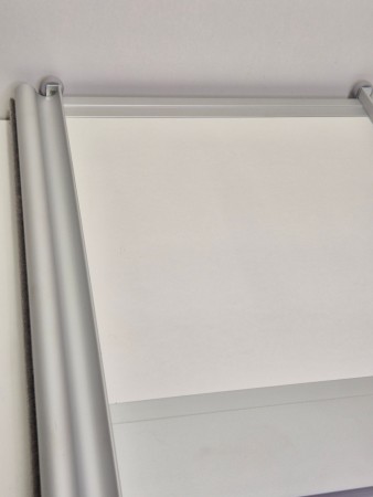 Hvit plate med aluminium tykk profil 360-420cm 4 dører (pris pr dør)