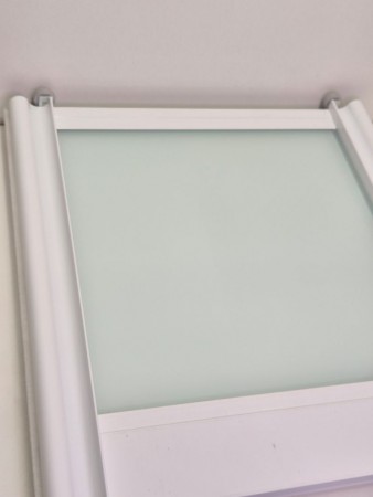 Grønt glass med hvit tykk profil 180-210cm (pris pr dør)