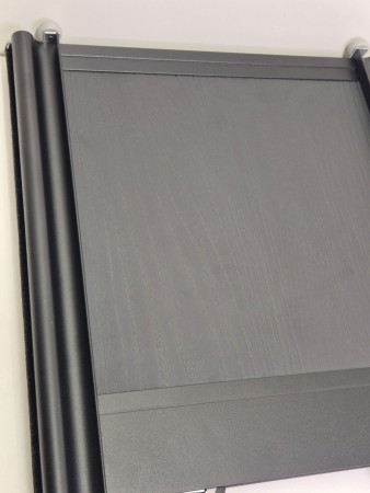 Sort struktur med sort tykk profil 180-220cm 3 dører (pris pr dør)